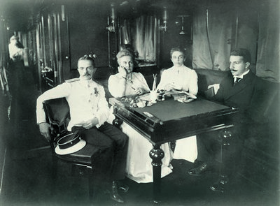 3.Королева Эллинов Ольга Константиновна в вагон-салоне.Фото 1910г.